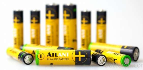 Какие батарейки лучше - солевые или алкалиновые?